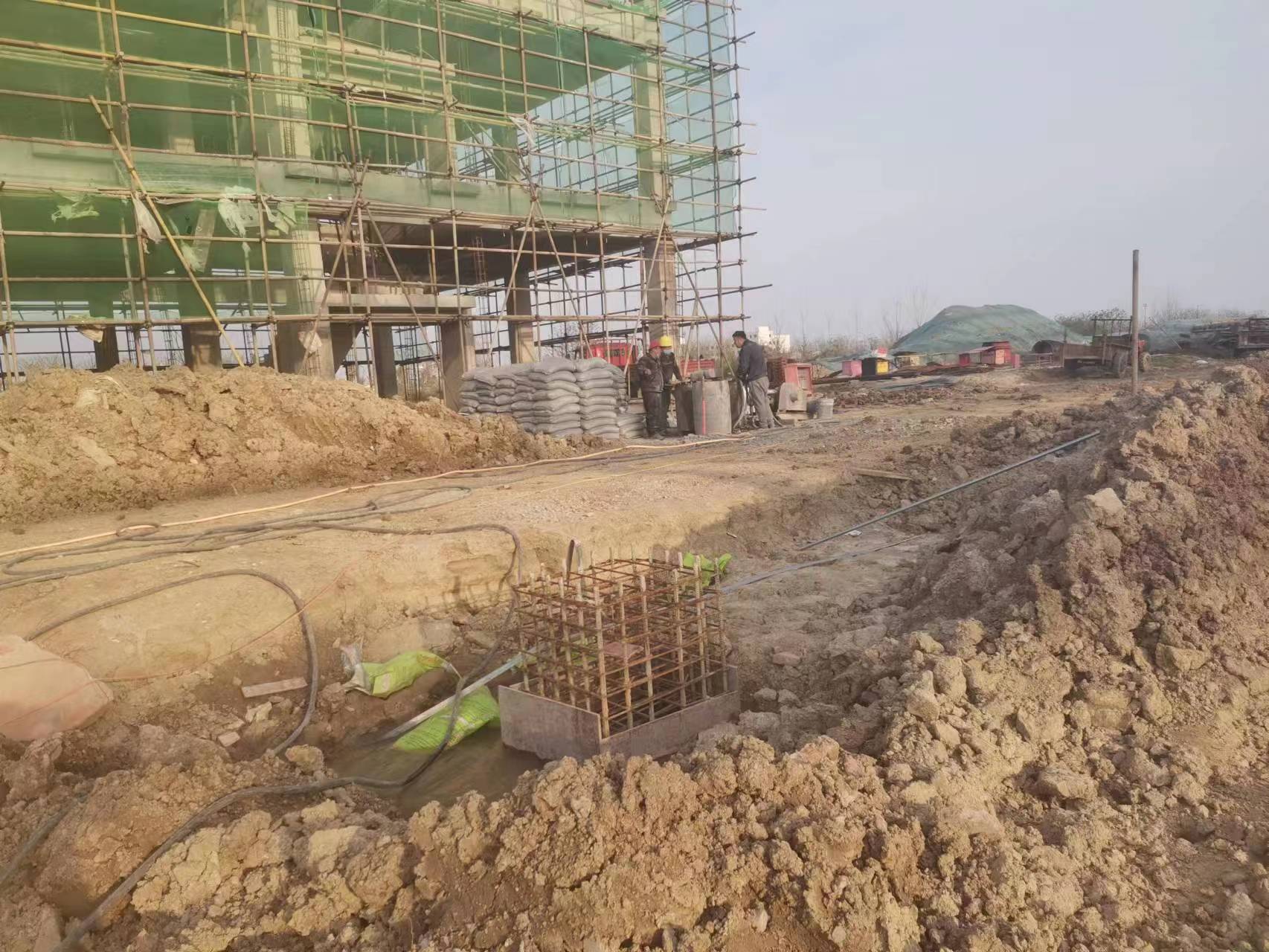 蒸湘当桥梁出现裂缝的时候应该及时加固修补